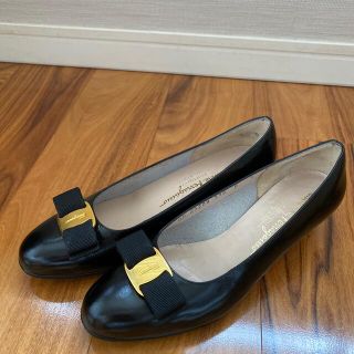 サルヴァトーレフェラガモ(Salvatore Ferragamo)の大幅値下げ‼️フェラガモ　ヴァラ　6C ブラック(ハイヒール/パンプス)