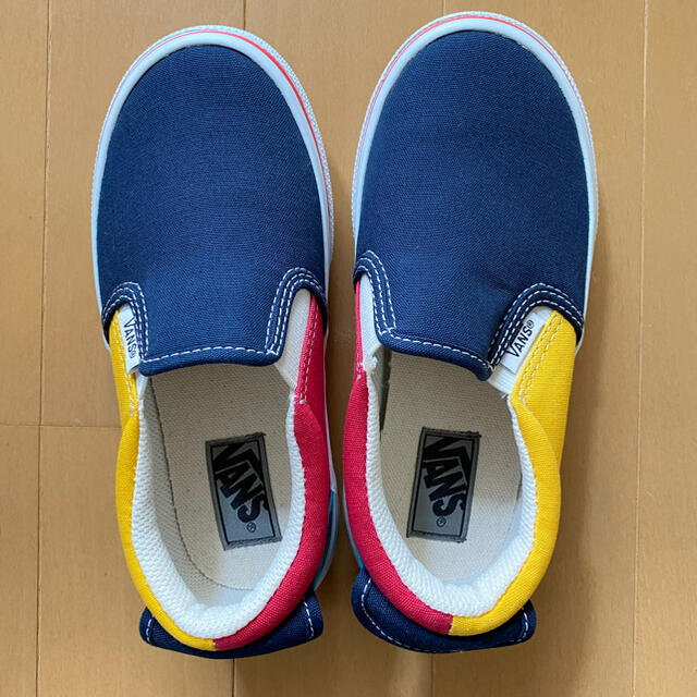 VANS(ヴァンズ)のレア！未使用自宅保管 VANS 19cm スリッポン スニーカー キッズ/ベビー/マタニティのキッズ靴/シューズ(15cm~)(スリッポン)の商品写真