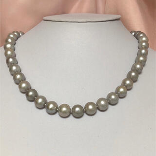 珍しい天然シルバーグレー真珠が目を引く♪大粒パールネックレス♪色:明るいグレー(ネックレス)