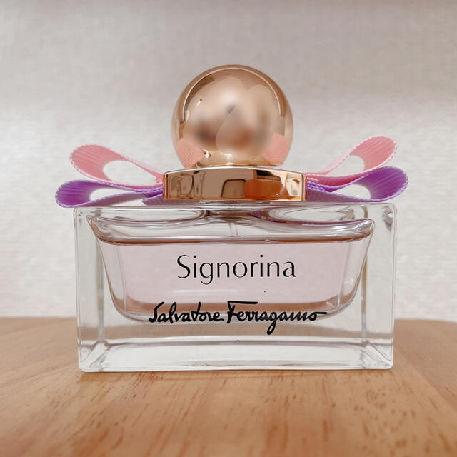 Salvatore Ferragamo(サルヴァトーレフェラガモ)のフェラガモ　香水　シニョリーナ コスメ/美容の香水(香水(女性用))の商品写真