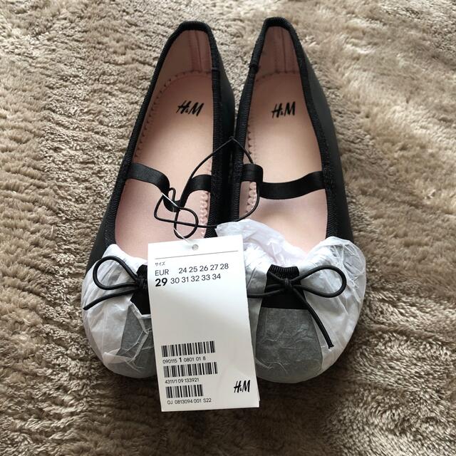 H&M(エイチアンドエム)の新品　H&M kids バレエシューズ　黒　サイズ　18cm/29 EUR キッズ/ベビー/マタニティのキッズ靴/シューズ(15cm~)(フォーマルシューズ)の商品写真