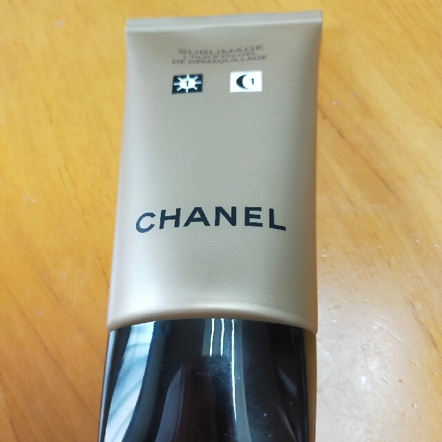 CHANEL(シャネル)の新品未使用メークアップリムーバー コスメ/美容のスキンケア/基礎化粧品(クレンジング/メイク落とし)の商品写真
