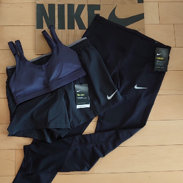 NIKE(ナイキ)の専用★新品タグ付きNIKEナイキ３点セットレディースMレギンススポーツブラ スポーツ/アウトドアのランニング(ウェア)の商品写真