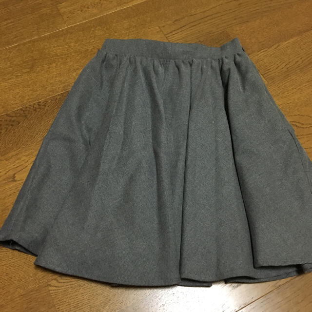 EBELE MOTION(エベルモーション)のEBELEMOTION 秋スカート レディースのスカート(ミニスカート)の商品写真