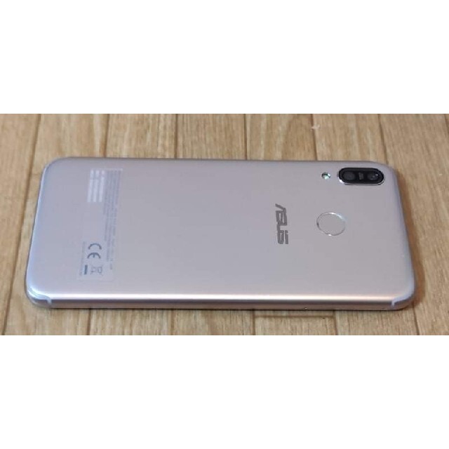 ASUS(エイスース)のZenFone Max (M1) ZB555KL サンライトゴールド 32 GB スマホ/家電/カメラのスマートフォン/携帯電話(スマートフォン本体)の商品写真