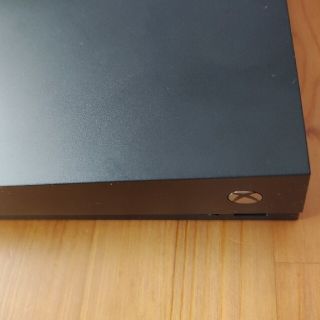 エックスボックス(Xbox)の【美品】xboxone x(家庭用ゲーム機本体)