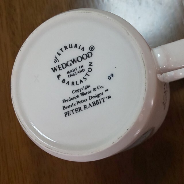 WEDGWOOD(ウェッジウッド)のウェッジウッド ピーターラビット(旧刻印)マグカップ3点セット インテリア/住まい/日用品のキッチン/食器(食器)の商品写真