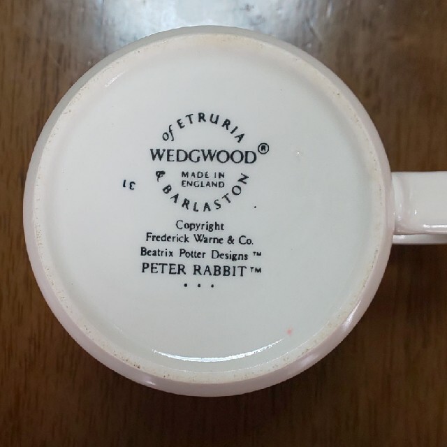 WEDGWOOD(ウェッジウッド)のウェッジウッド ピーターラビット(旧刻印)マグカップ3点セット インテリア/住まい/日用品のキッチン/食器(食器)の商品写真