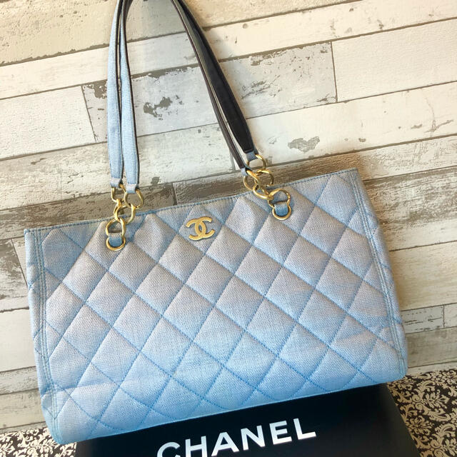 CHANEL(シャネル)の美品【正規品】シャネル CHANEL マトラッセ　デニム風トート レディースのバッグ(ショルダーバッグ)の商品写真