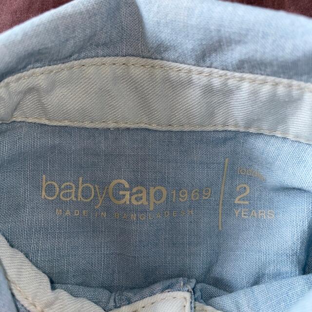 babyGAP(ベビーギャップ)のbabyGAP ベビーギャップ  爽やかシャンブレー 半袖 シャツ  90サイズ キッズ/ベビー/マタニティのキッズ服男の子用(90cm~)(ブラウス)の商品写真