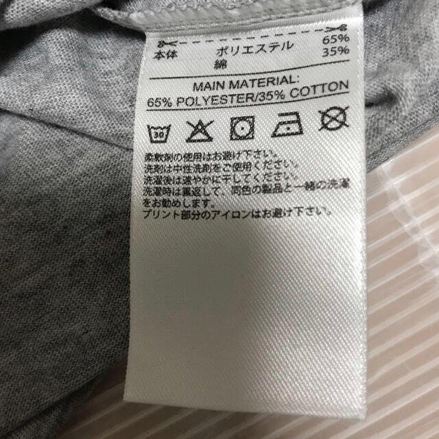 Reebok(リーボック)の送料無料 新品 Reebok WOR DELTA ロゴ グラフィック Tシャツ レディースのトップス(Tシャツ(半袖/袖なし))の商品写真