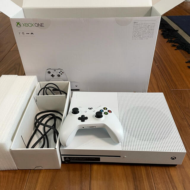 Microsoft Xbox One S 1TB 美品 ワイヤレスイヤホン エンタメ/ホビー