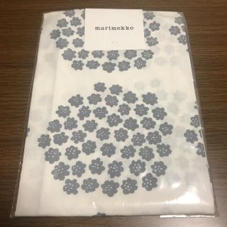 マリメッコ(marimekko)のマリメッコ　プケッティ　キッチンタオル　白地×グレー(収納/キッチン雑貨)