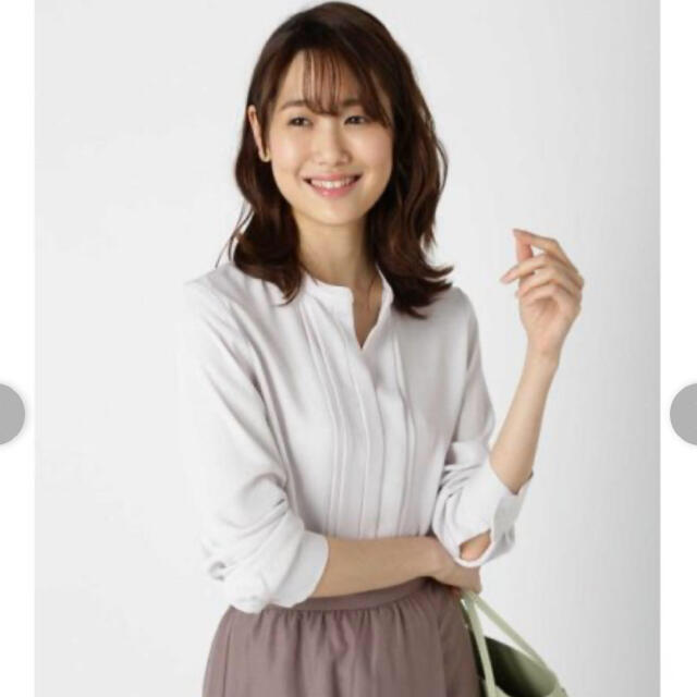 NATURAL BEAUTY BASIC(ナチュラルビューティーベーシック)のNATURAL BEAUTY BASIC長袖ブラウスホワイトM レディースのトップス(シャツ/ブラウス(長袖/七分))の商品写真