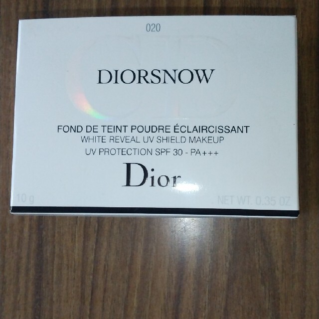 Christian Dior(クリスチャンディオール)のスノーホワイトニングUVコンパクト 020（ライトベージュ） コスメ/美容のベースメイク/化粧品(ファンデーション)の商品写真