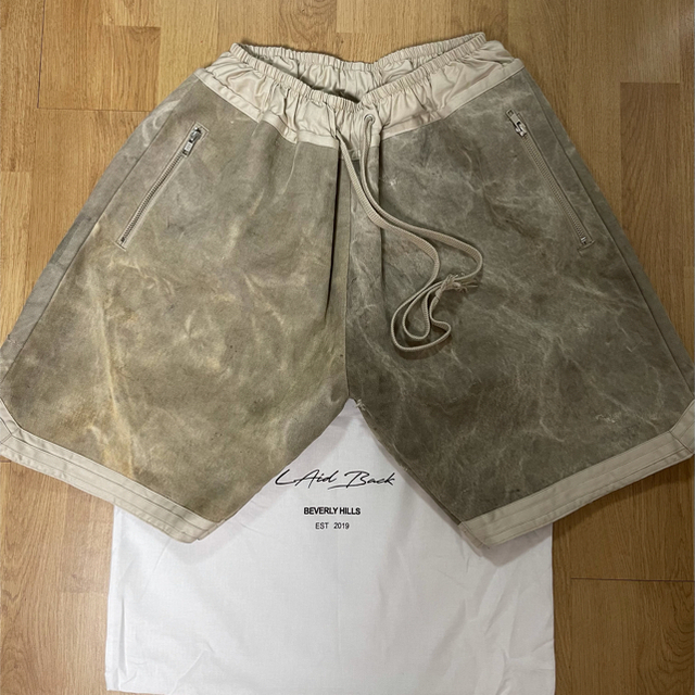 人気カラーの laid back US Mail Basket Style Shorts ショートパンツ