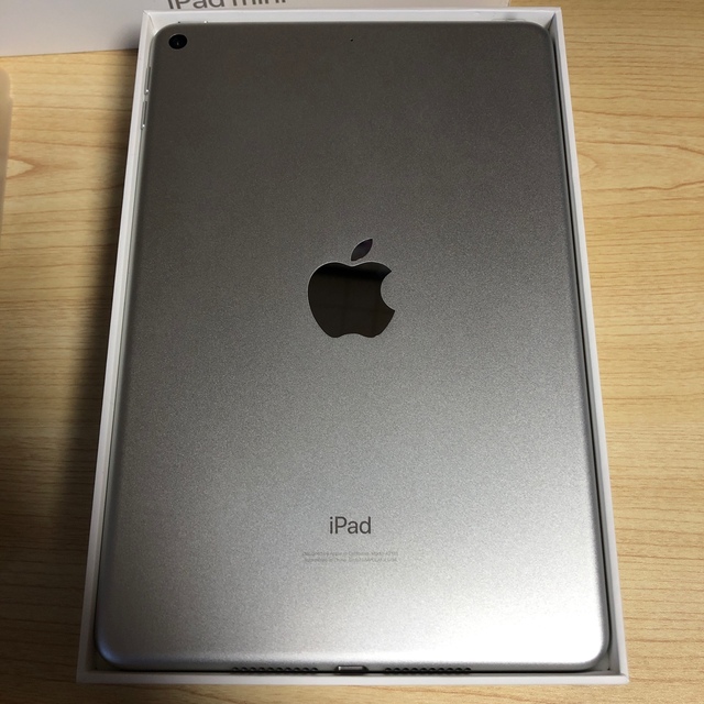 iPad(アイパッド)のApple iPad mini 5 Wi-Fi  64GB Silver スマホ/家電/カメラのPC/タブレット(タブレット)の商品写真