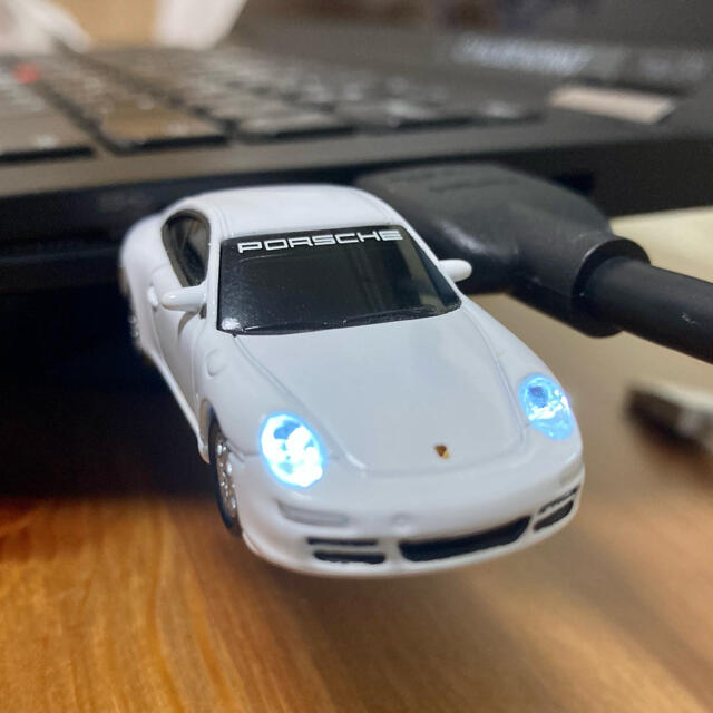 Porsche(ポルシェ)のPORSCHE 911 CARRERA S (997) USBメモリ 2GB スマホ/家電/カメラのPC/タブレット(PC周辺機器)の商品写真