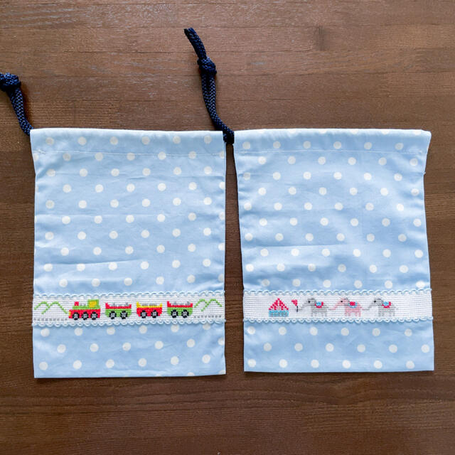 ハンドメイド　刺し子刺繍　コップ袋　歯ブラシ入れ　2個　水玉 キッズ/ベビー/マタニティのこども用バッグ(ランチボックス巾着)の商品写真