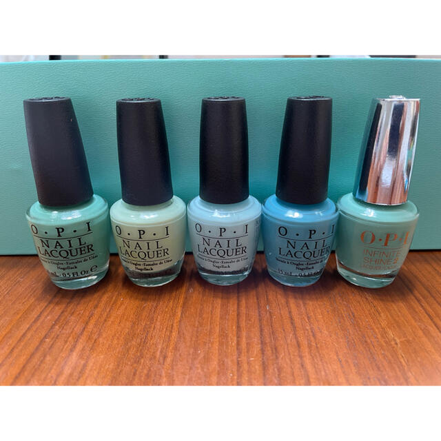 OPI(オーピーアイ)のocean様専用　OPI ネイル　マニュキア24本 コスメ/美容のネイル(マニキュア)の商品写真