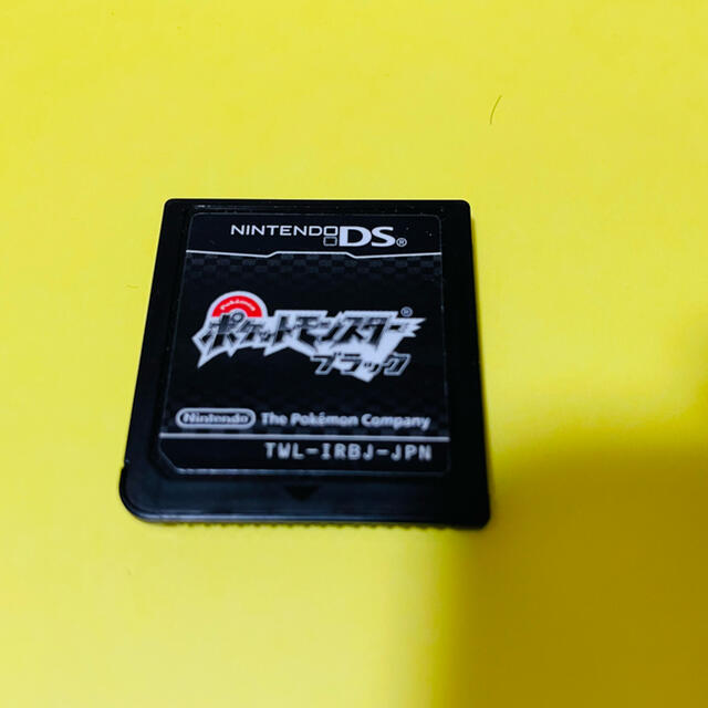 ニンテンドーDS(ニンテンドーDS)のポケットモンスター　ブラック　箱なし エンタメ/ホビーのゲームソフト/ゲーム機本体(携帯用ゲームソフト)の商品写真