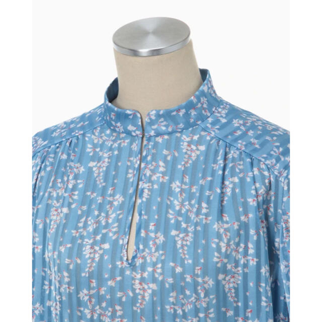 mame(マメ)の新品 mame Flower Hand-Printed Crepe Blouse レディースのトップス(シャツ/ブラウス(長袖/七分))の商品写真