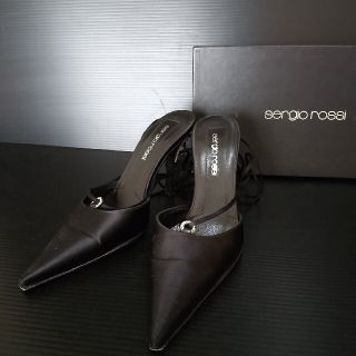 セルジオロッシ(Sergio Rossi)の美品⭐SergioRossiセルジオロッシ／ブラックパンプス イタリア製(ハイヒール/パンプス)