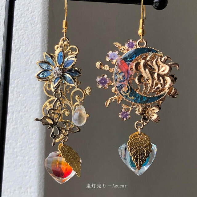 金魚と九尾狐の舞いと鬼灯 蓮と蝶々の和風ピアス イヤリングの 金魚と九尾狐の舞いと鬼灯 蓮と蝶々の和風ピアス イヤリングの