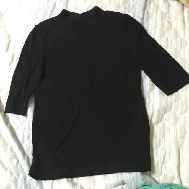 w closet(ダブルクローゼット)の黒リブＴシャツ五分袖 レディースのトップス(Tシャツ(半袖/袖なし))の商品写真