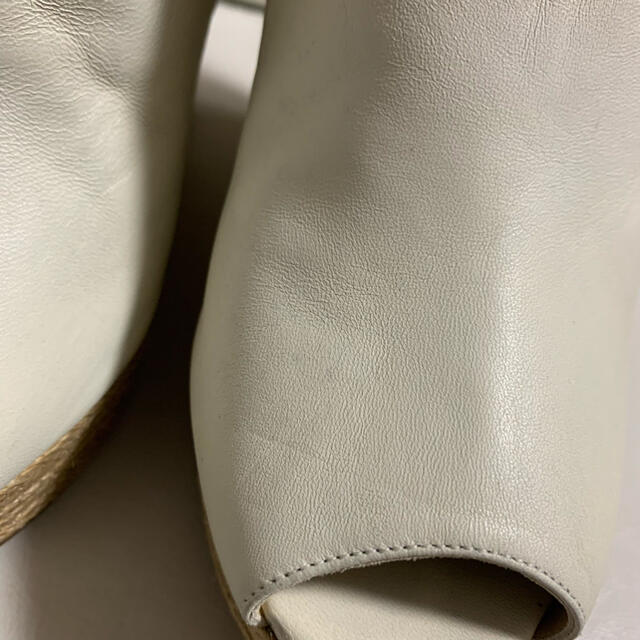 Gucci(グッチ)のGUCCI ホワイトレザー　ウエッジ　サンダル レディースの靴/シューズ(サンダル)の商品写真