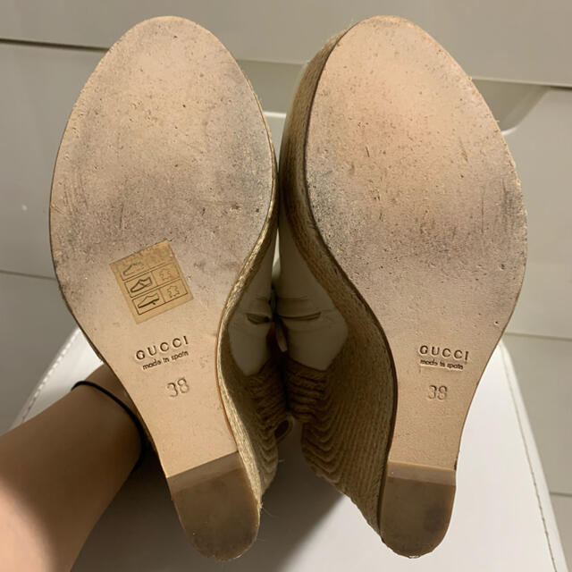 Gucci(グッチ)のGUCCI ホワイトレザー　ウエッジ　サンダル レディースの靴/シューズ(サンダル)の商品写真