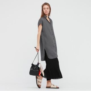 ユニクロ(UNIQLO)のリネンブレンドロングシャツ(シャツ/ブラウス(半袖/袖なし))