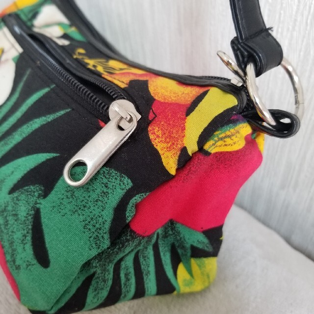 ハワイアン ショルダーバッグ 極美品 レディースのバッグ(ショルダーバッグ)の商品写真