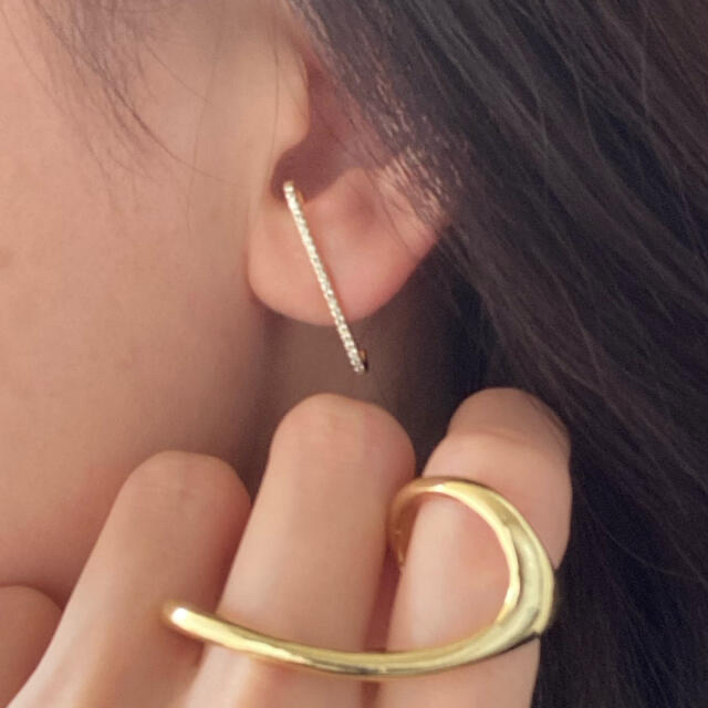 DEUXIEME CLASSE(ドゥーズィエムクラス)のstraight ear cuff earrings /gold /#205 レディースのアクセサリー(イヤーカフ)の商品写真