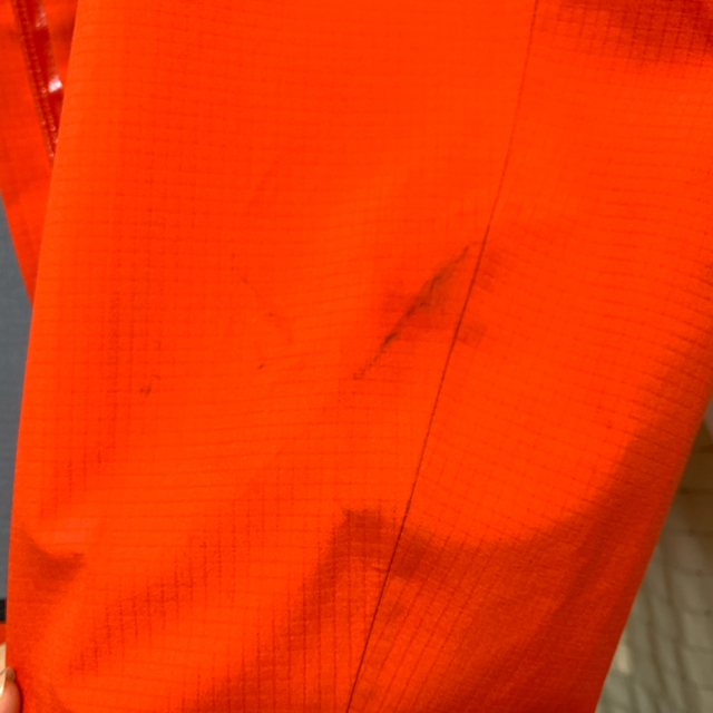 THE NORTH FACE(ザノースフェイス)のノースフェイス　マウンテンパーカー　オレンジ　Lサイズ　メンズ メンズのジャケット/アウター(マウンテンパーカー)の商品写真