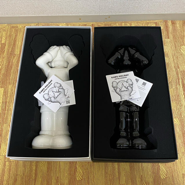 kawslover様専用KAWS HOLIDAY UK - Containers エンタメ/ホビーの美術品/アンティーク(彫刻/オブジェ)の商品写真