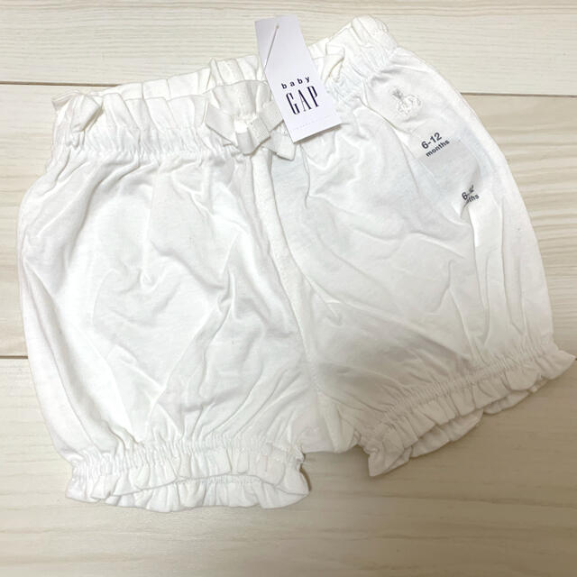 babyGAP(ベビーギャップ)の【新品】babygap ショートパンツ２枚セット 70 キッズ/ベビー/マタニティのベビー服(~85cm)(パンツ)の商品写真