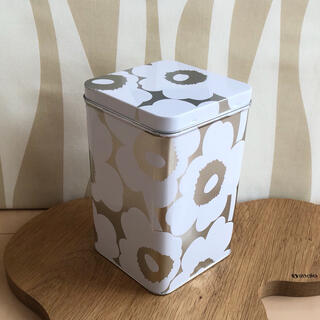 マリメッコ(marimekko)の新品 marimekko TIN BOX マリメッコ ウニッコ ブリキ缶(収納/キッチン雑貨)