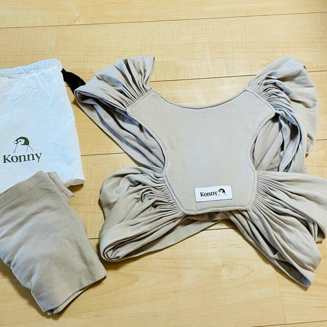 Ergobaby(エルゴベビー)のコニー　抱っこ紐　S ベージュ　konny キッズ/ベビー/マタニティの外出/移動用品(抱っこひも/おんぶひも)の商品写真