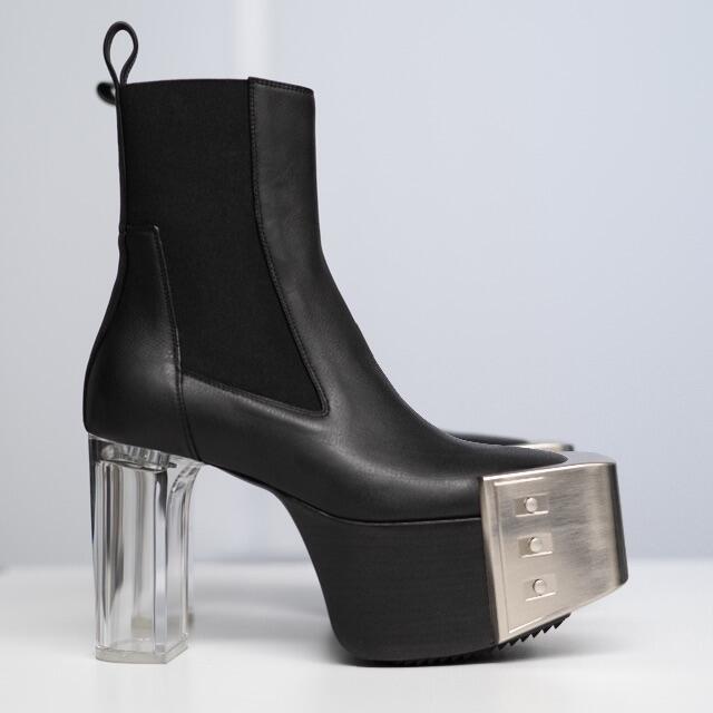 Rick Owens(リックオウエンス)の入手困難《 RICK OWENS 》 BEVEL KISS BOOT ブーツ メンズの靴/シューズ(ブーツ)の商品写真