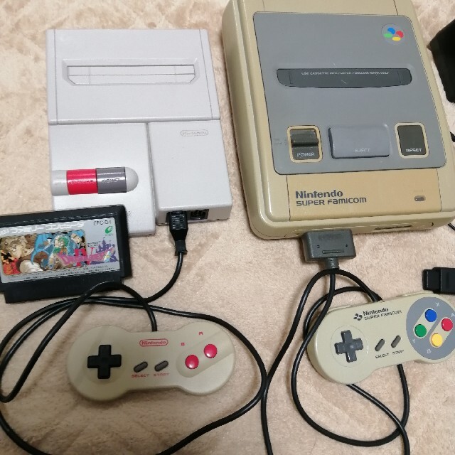 任天堂(ニンテンドウ)のニューファミコン本体＋スーパーファミコン本体 エンタメ/ホビーのゲームソフト/ゲーム機本体(家庭用ゲーム機本体)の商品写真