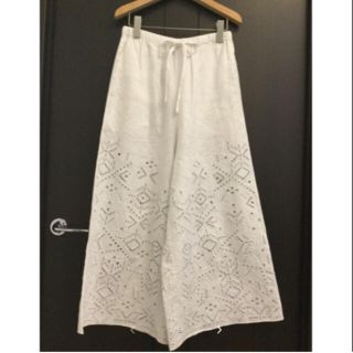 セオリー(theory)の theory 19SS 麻素材　アイレットレース  ワイドパンツ  白(カジュアルパンツ)