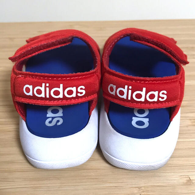 adidas(アディダス)のアディダス  サンダル キッズ/ベビー/マタニティのベビー靴/シューズ(~14cm)(サンダル)の商品写真