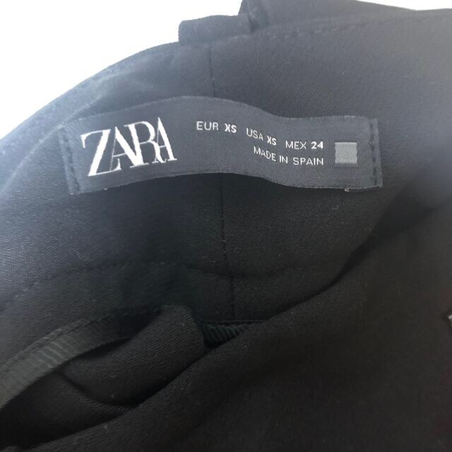 ZARA(ザラ)のZARA ベルト付きハイライズパンツ　XSサイズ レディースのパンツ(カジュアルパンツ)の商品写真