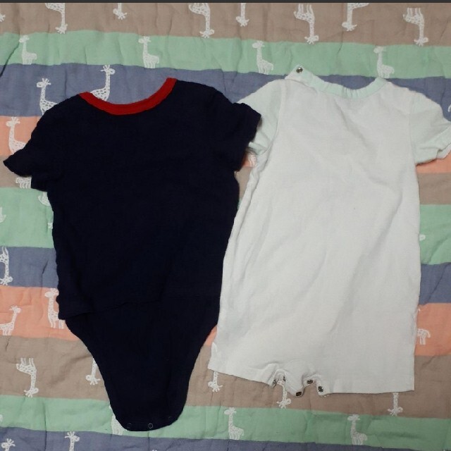 babyGAP(ベビーギャップ)のbabyGAP２枚セット　Tシャツ&ロンパース   90 キッズ/ベビー/マタニティのキッズ服男の子用(90cm~)(Tシャツ/カットソー)の商品写真