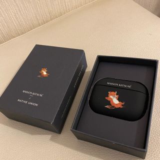 メゾンキツネ(MAISON KITSUNE')のメゾンキツネ AirPods Proケース チラックスフォックス(モバイルケース/カバー)