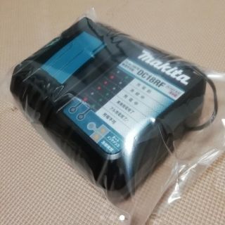 マキタ(Makita)のマキタ 充電器 純正品 DC18RF USB 新品未使用　④(工具/メンテナンス)