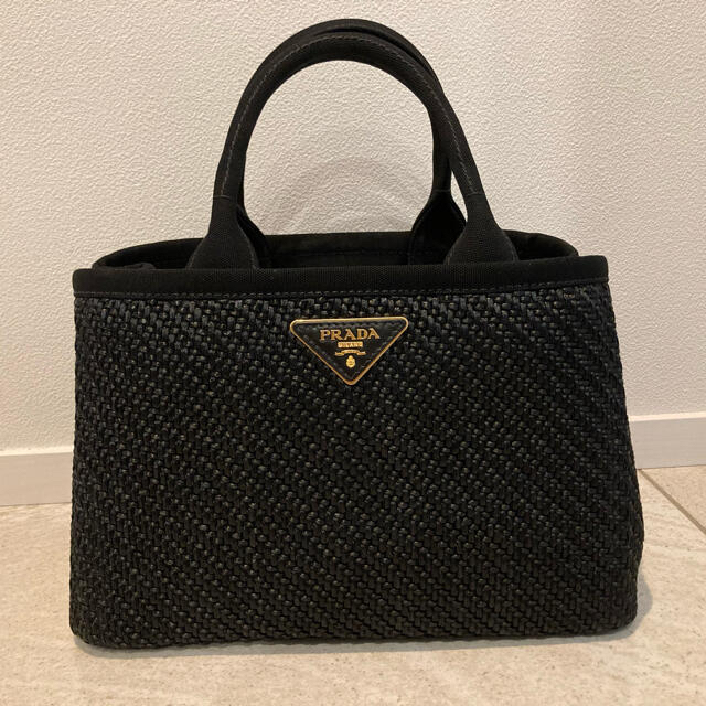 PRADA(プラダ)の✨プラダ　かご　バッグ　カナパ✨ レディースのバッグ(トートバッグ)の商品写真