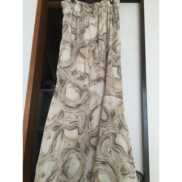 しまむら(シマムラ)の(本日限定価格)しまむら　マーブル柄マーメイドスカート レディースのスカート(ロングスカート)の商品写真