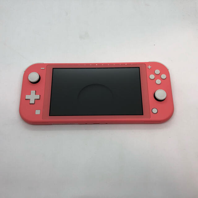 Nintendo Switch(ニンテンドースイッチ)のSwitch Lite （コーラル）本体 エンタメ/ホビーのゲームソフト/ゲーム機本体(携帯用ゲーム機本体)の商品写真